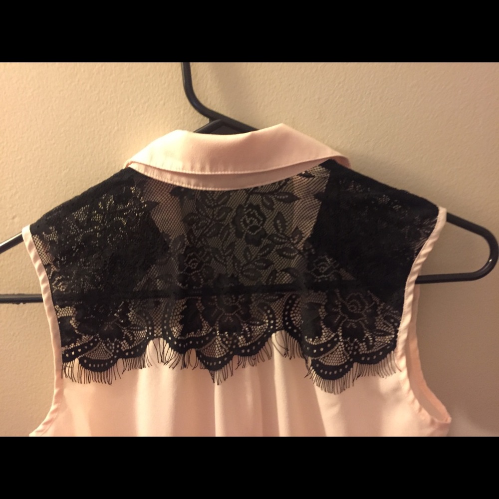 SOLD English Rose sleeveless Blouse - Picture 7 of 8